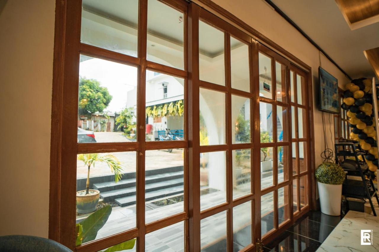 Bernese Resort Hotel Powered By Cocotel Ligao Bagian luar foto