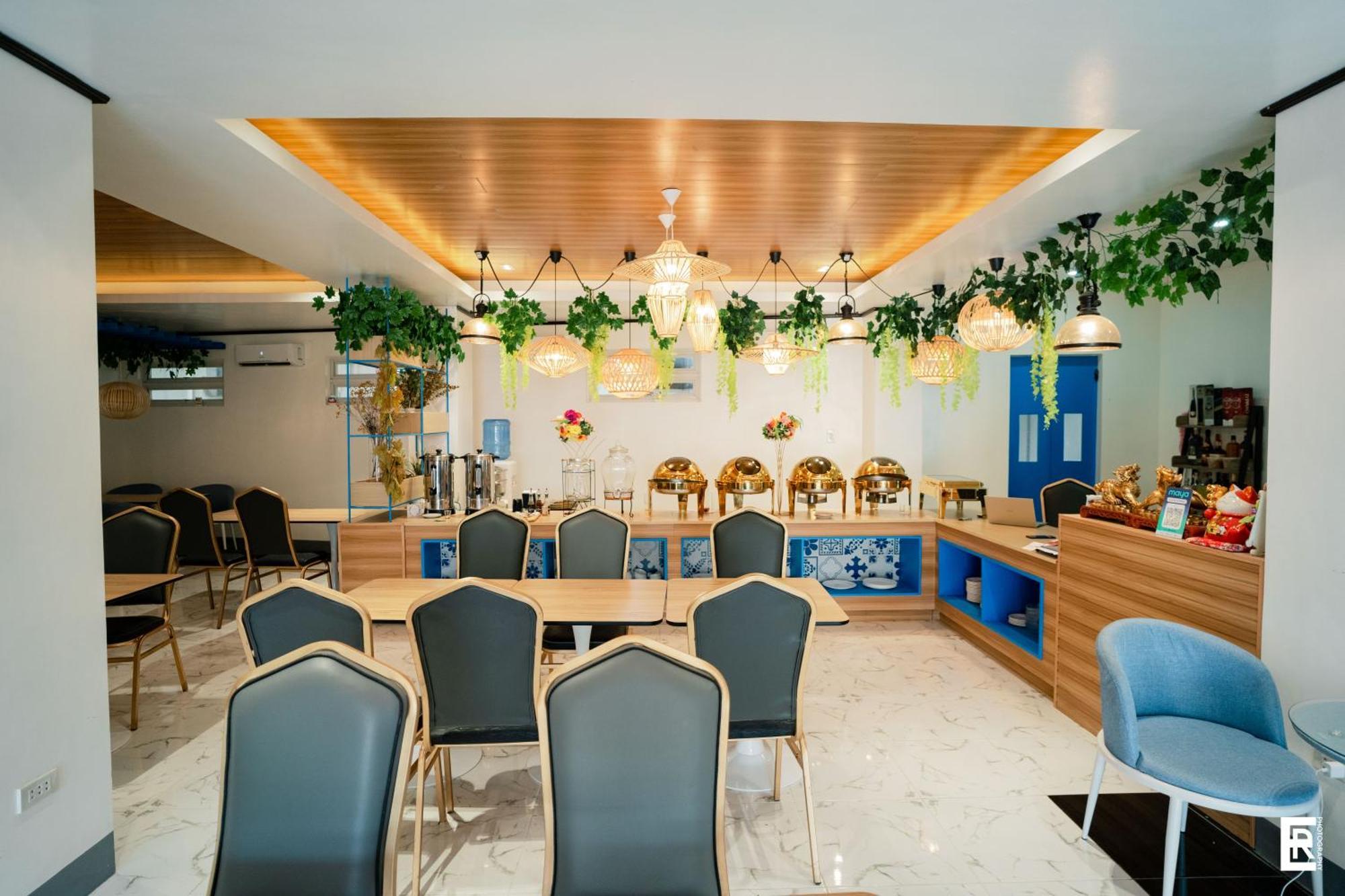 Bernese Resort Hotel Powered By Cocotel Ligao Bagian luar foto